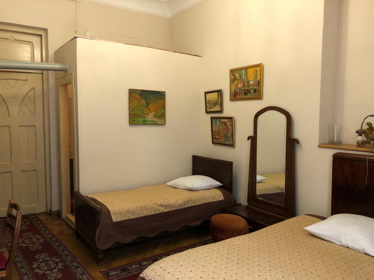 Gutsa Artists Mini-Hotel Tiflis Exterior foto